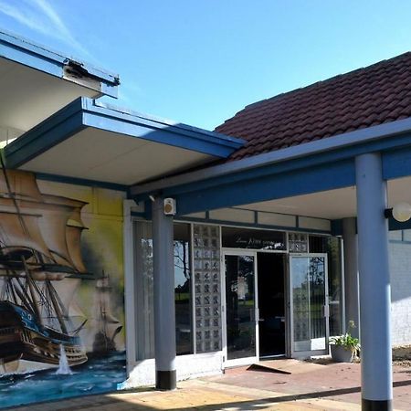 Ship Inn Motel Yarram Bagian luar foto