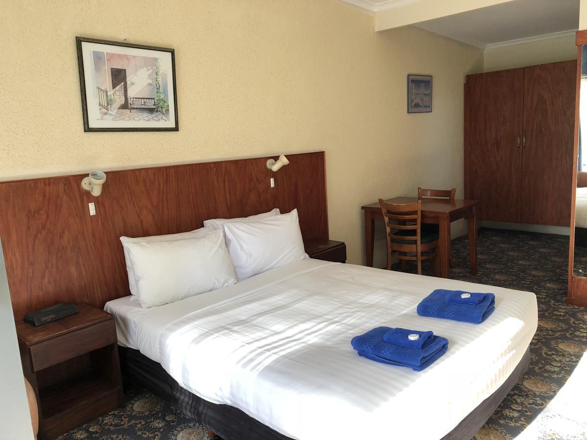 Ship Inn Motel Yarram Bagian luar foto