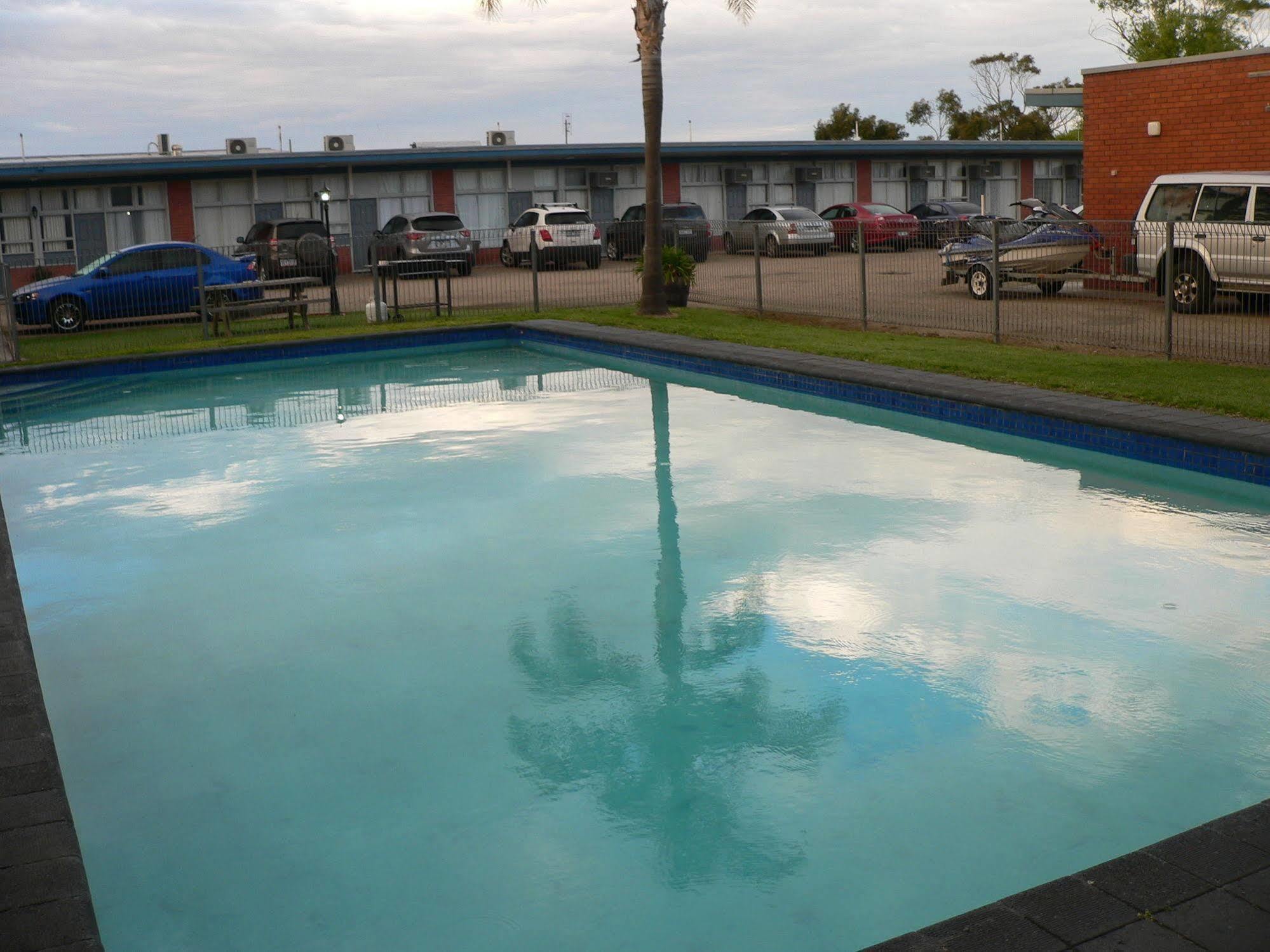 Ship Inn Motel Yarram Bagian luar foto