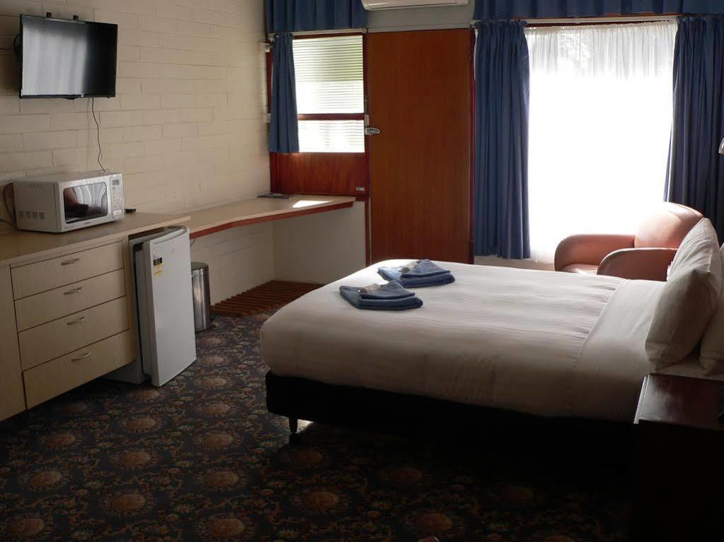 Ship Inn Motel Yarram Bagian luar foto
