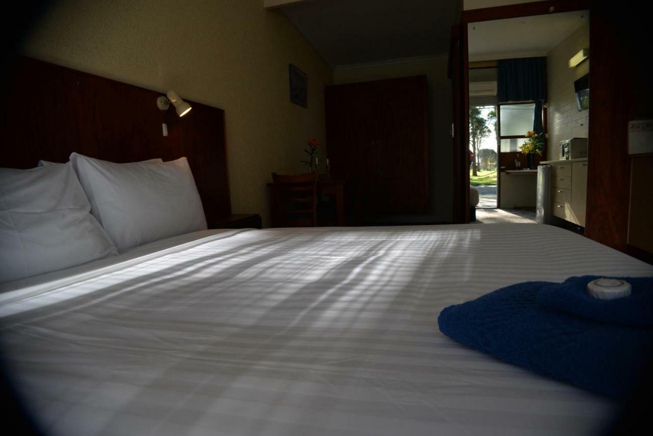 Ship Inn Motel Yarram Bagian luar foto