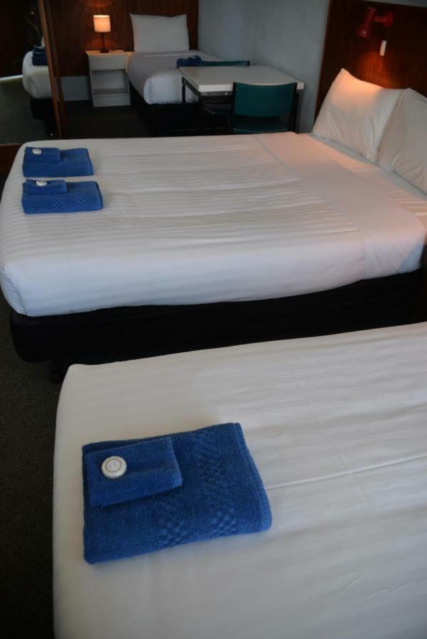 Ship Inn Motel Yarram Bagian luar foto