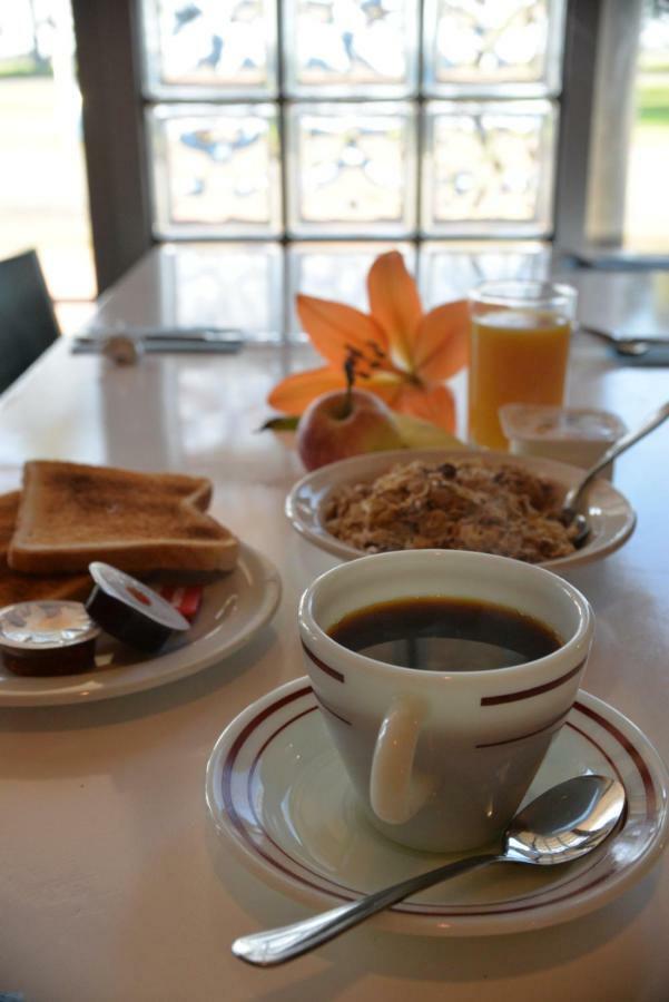 Ship Inn Motel Yarram Bagian luar foto